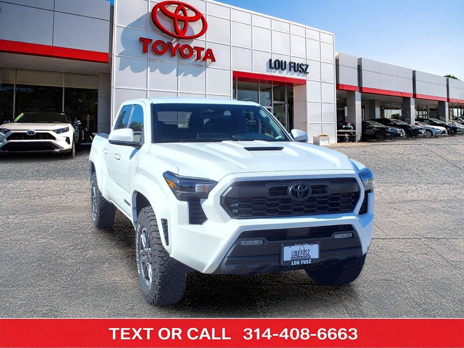 Used 2024 Toyota Tacoma TRD Sport AWD/4WD image 1