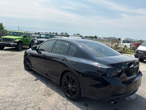 Used 2017 Honda Accord Sport image 7