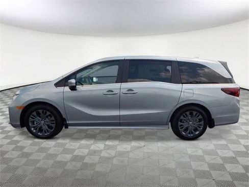New 2026 Honda Odyssey Touring image 6