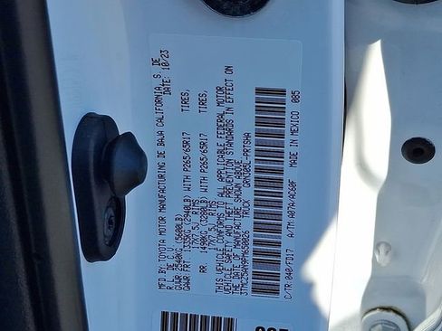 Used 2023 Toyota Tacoma TRD Sport w/ Technology Package image 31