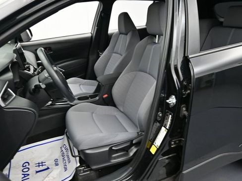 Used 2023 Toyota Corolla Cross S image 12