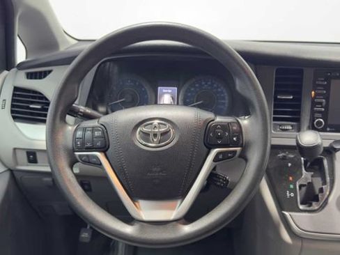 Used 2020 Toyota Sienna LE FWD image 20