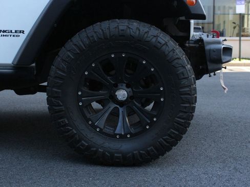 Used 2017 Jeep Wrangler Unlimited Rubicon w/ Dual Top Group AWD/4WD image 4