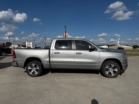 Used 2022 RAM 1500 Laramie AWD/4WD image 9