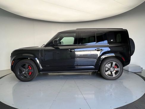 Used 2021 Land Rover Defender 110 X image 2