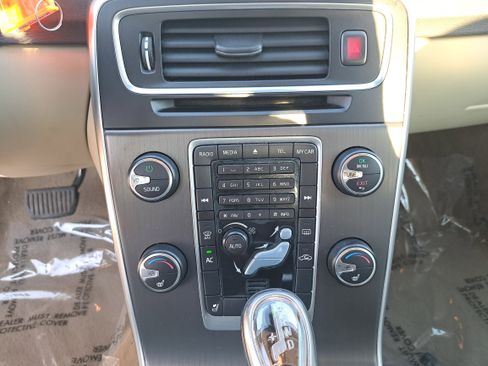 Used 2013 Volvo S60 T5 image 20