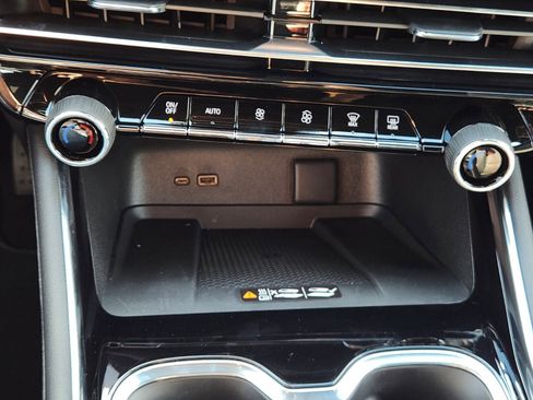 New 2026 Chevrolet Traverse High Country image 15