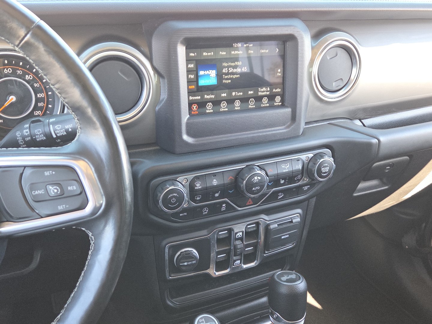 Used 2020 Jeep Wrangler Unlimited Sahara w/ LED Lighting Group AWD/4WD image 26