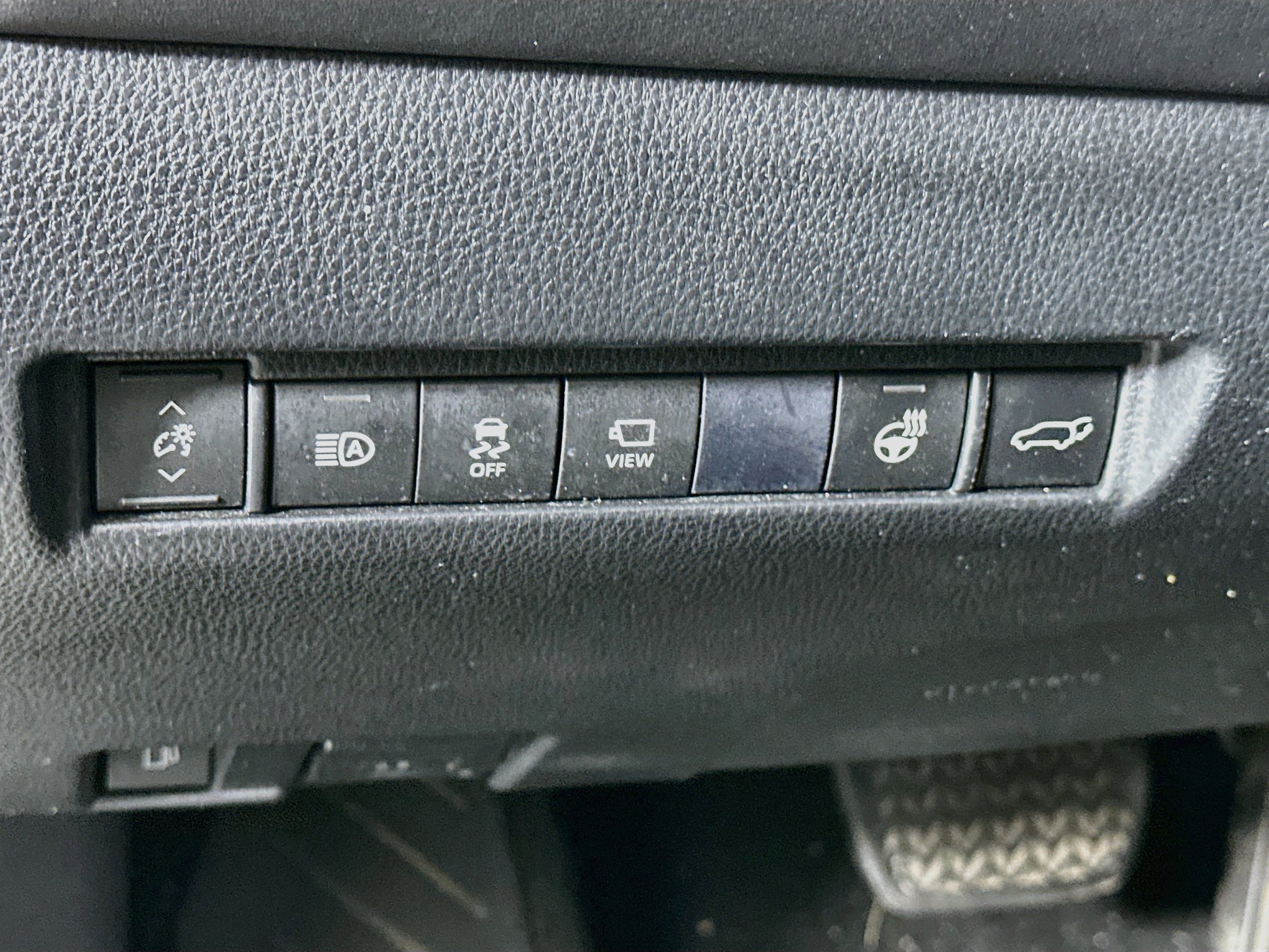 Used 2021 Toyota Venza Limited w/ Carpet Mat Package (TMS) AWD/4WD image 17