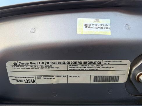Used 2011 Chrysler 300 RWD image 25