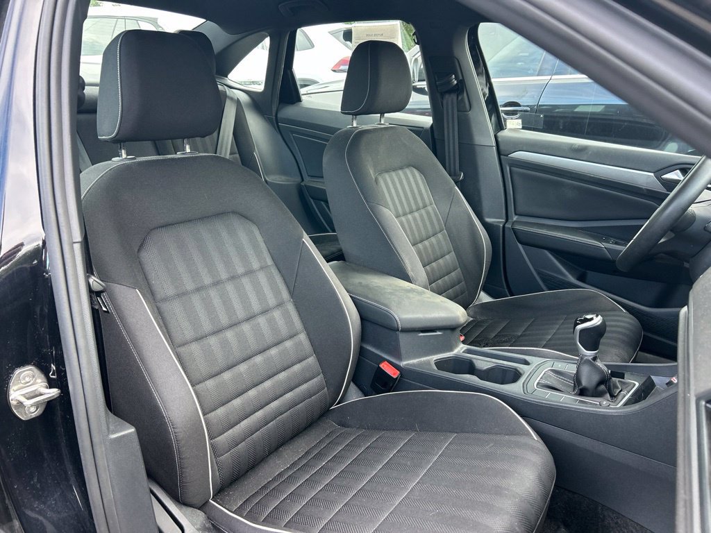 Certified 2024 Volkswagen Jetta Sport FWD image 38