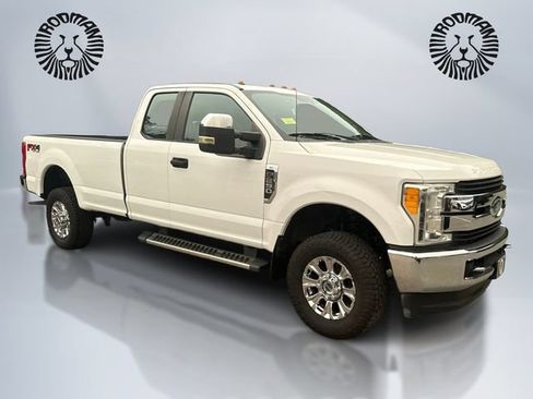 Used 2017 Ford F250 XL w/ Power Equipment Group AWD/4WD image 3