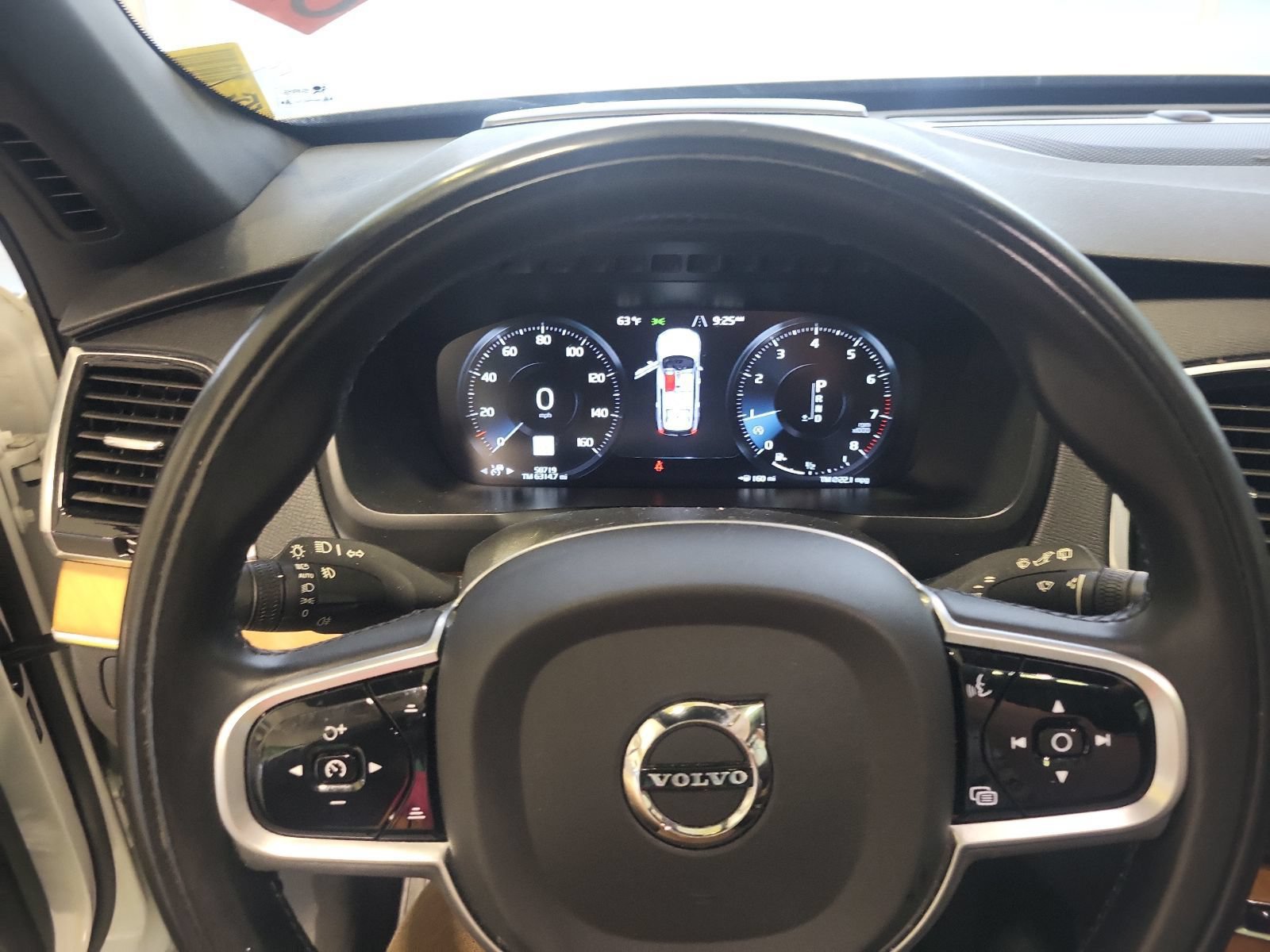 Used 2022 Volvo XC90 T6 Momentum AWD/4WD image 5