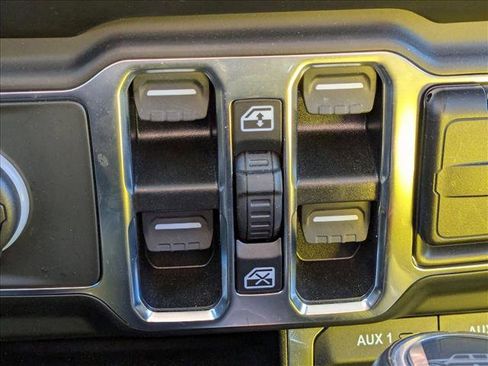 Used 2022 Jeep Gladiator Overland w/ Popular Equipment Package image 10