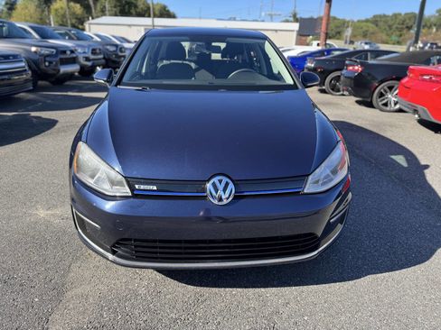 Used 2016 Volkswagen e-Golf SE image 16