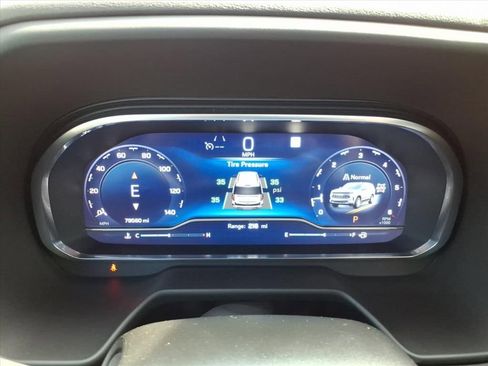 Used 2022 Chevrolet Suburban RST w/ Luxury Package image 20