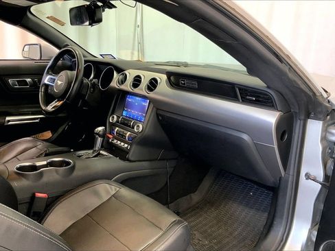 Used 2020 Ford Mustang GT Premium w/ Black Accent Package RWD image 27