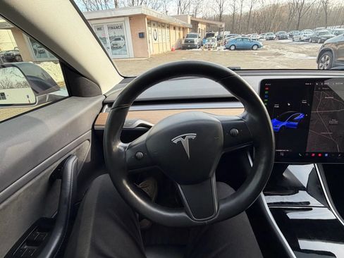 Used 2018 Tesla Model 3 Long Range image 23