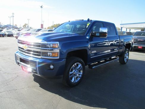Used 2019 Chevrolet Silverado 2500 High Country w/ Duramax Plus Package image 11
