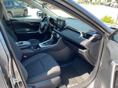 Used 2019 Toyota RAV4 LE w/ All Weather Liner Package AWD/4WD image 39
