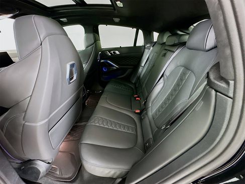 Used 2026 BMW X6 M Competition w/ Executive Package image 27