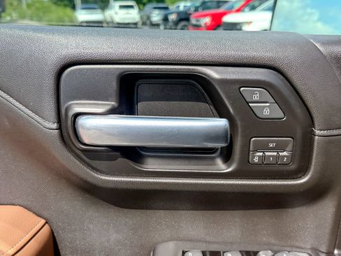 Certified 2019 Chevrolet Silverado 1500 High Country w/ High Country Premium Package AWD/4WD image 18