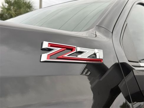 Used 2024 Chevrolet Silverado 2500 LTZ w/ LTZ Plus Package image 7