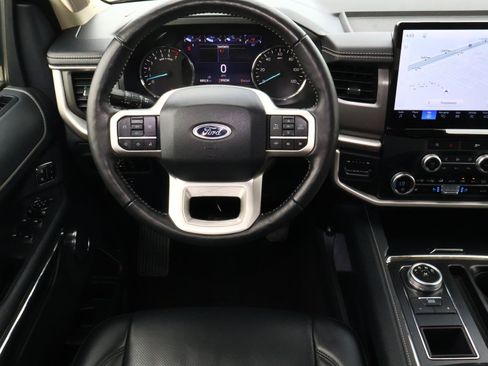 Used 2024 Ford Expedition XLT RWD image 10