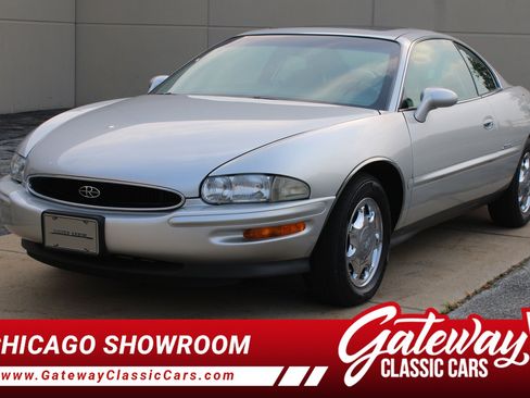 Used 1999 Buick Riviera Supercharged Coupe FWD image 1