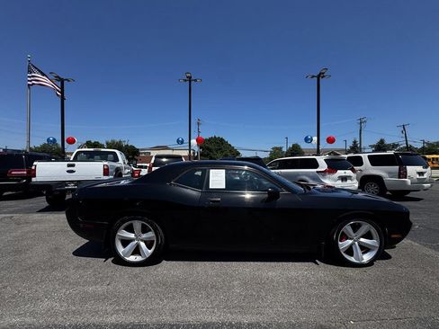 Used 2010 Dodge Challenger SRT8 w/ SRT Option Group II RWD image 5