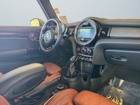 Used 2018 MINI Cooper S image 14