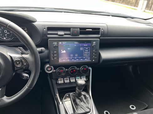 Used 2023 Toyota GR86 Premium image 26