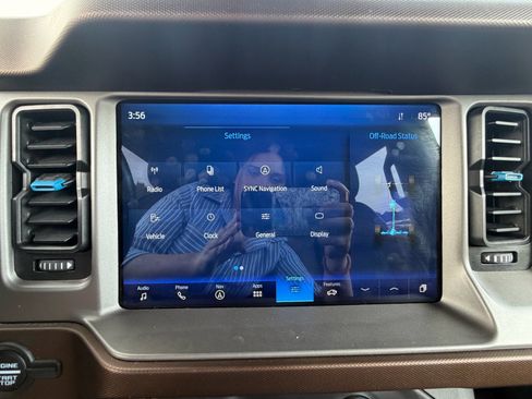 Used 2023 Ford Bronco Outer Banks AWD/4WD image 48