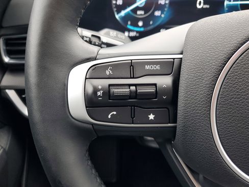 Certified 2025 Kia Sportage SX image 29