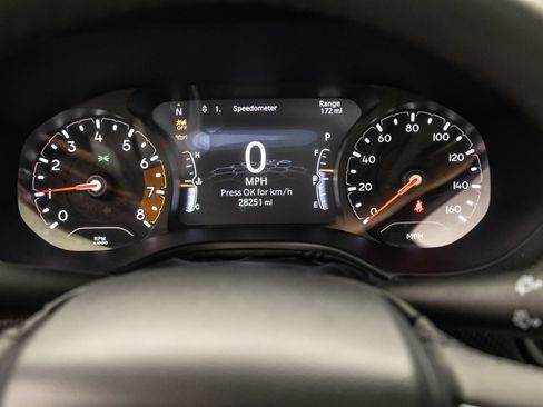 Used 2023 Jeep Compass Latitude w/ Sun and Sound Group AWD/4WD image 18