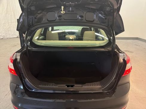 Used 2012 Ford Focus SE FWD image 32
