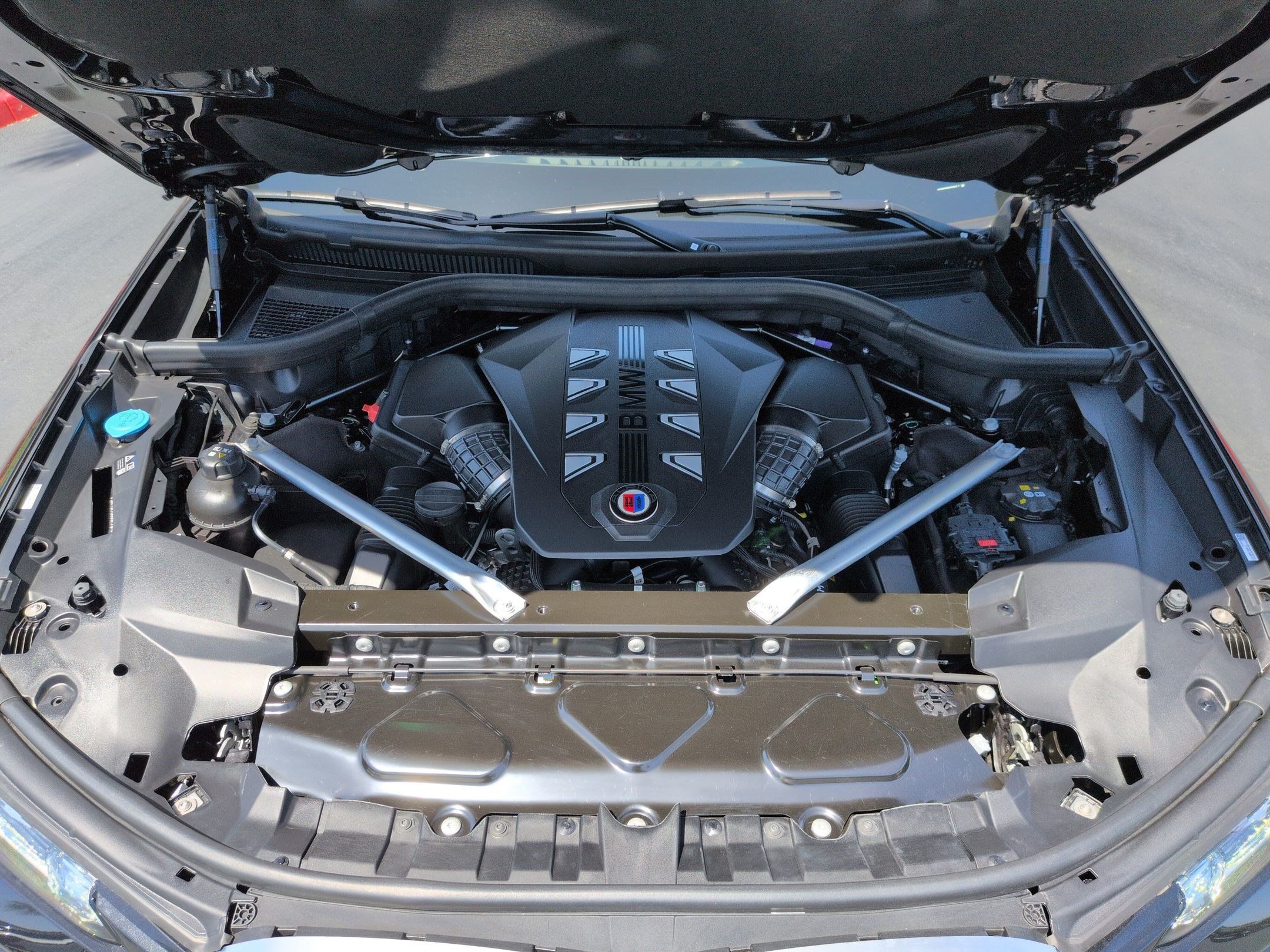 Used 2025 BMW ALPINA XB7 AWD/4WD image 35
