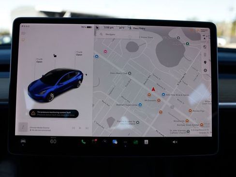 Used 2022 Tesla Model 3 Standard Range image 35