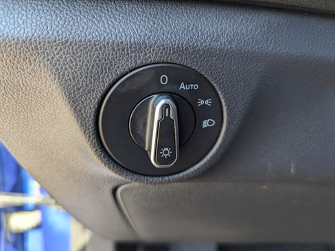 Used 2024 Volkswagen Jetta SE image 29