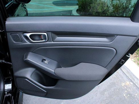 Used 2023 Honda Civic Sport image 14