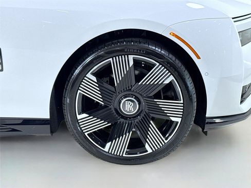 Used 2025 Rolls-Royce Spectre AWD/4WD image 37