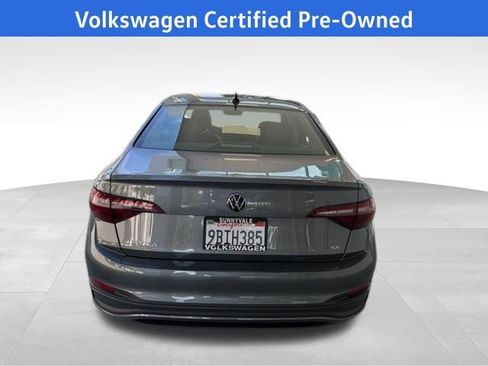 Certified 2022 Volkswagen Jetta SE image 5