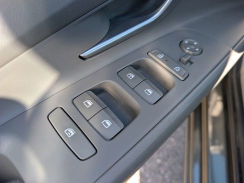 Used 2024 Hyundai Elantra SEL image 12