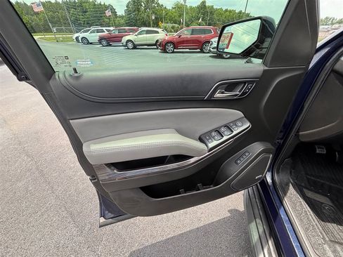 Used 2017 Chevrolet Suburban LT AWD/4WD image 15