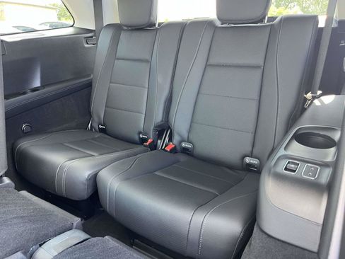 Used 2026 Mercedes-Benz GLS 450 4MATIC image 19