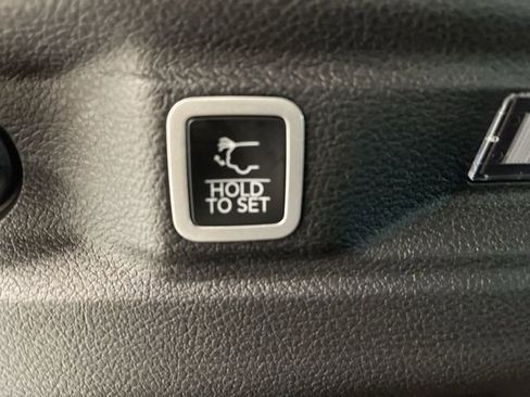 New 2025 Jeep Grand Cherokee L Limited w/ Black Appearance Package image 17