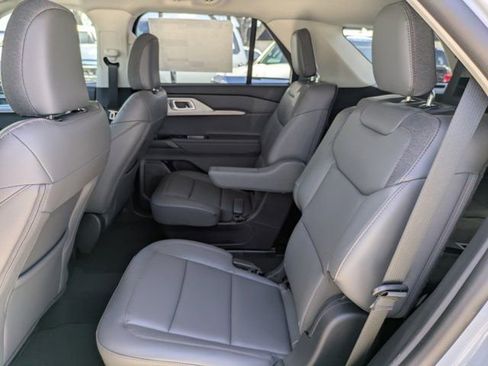 New 2026 Ford Explorer Active w/ Active Comfort Package image 16