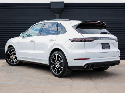 Certified 2022 Porsche Cayenne Turbo image 3