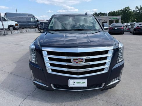 Used 2020 Cadillac Escalade ESV Premium Luxury AWD/4WD image 44