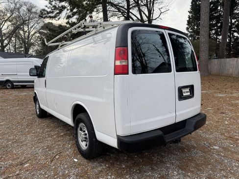 Used 2011 Chevrolet Express 2500 image 4
